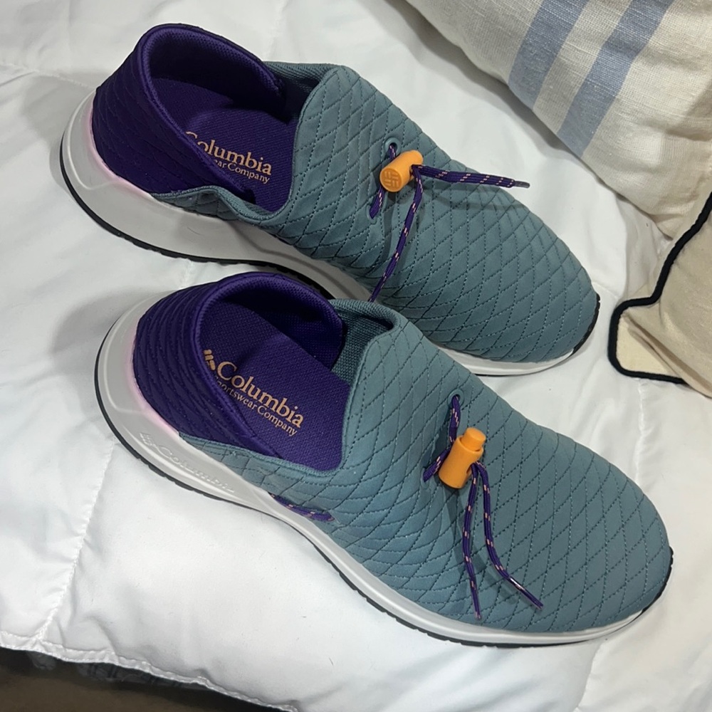 Columbia women’s no tie sneakers size 8